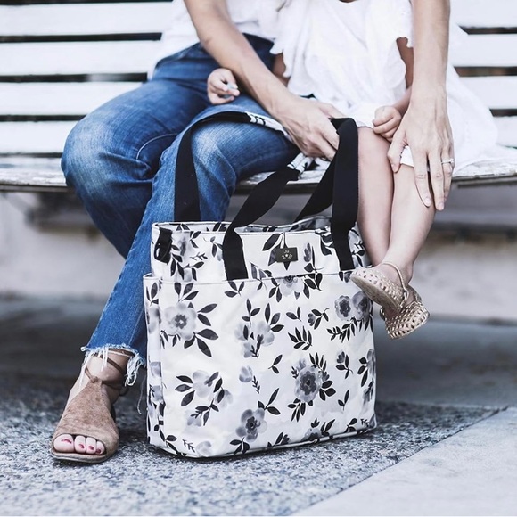 Jujube Encore tote watercolour ice brand new - Picture 2 of 5